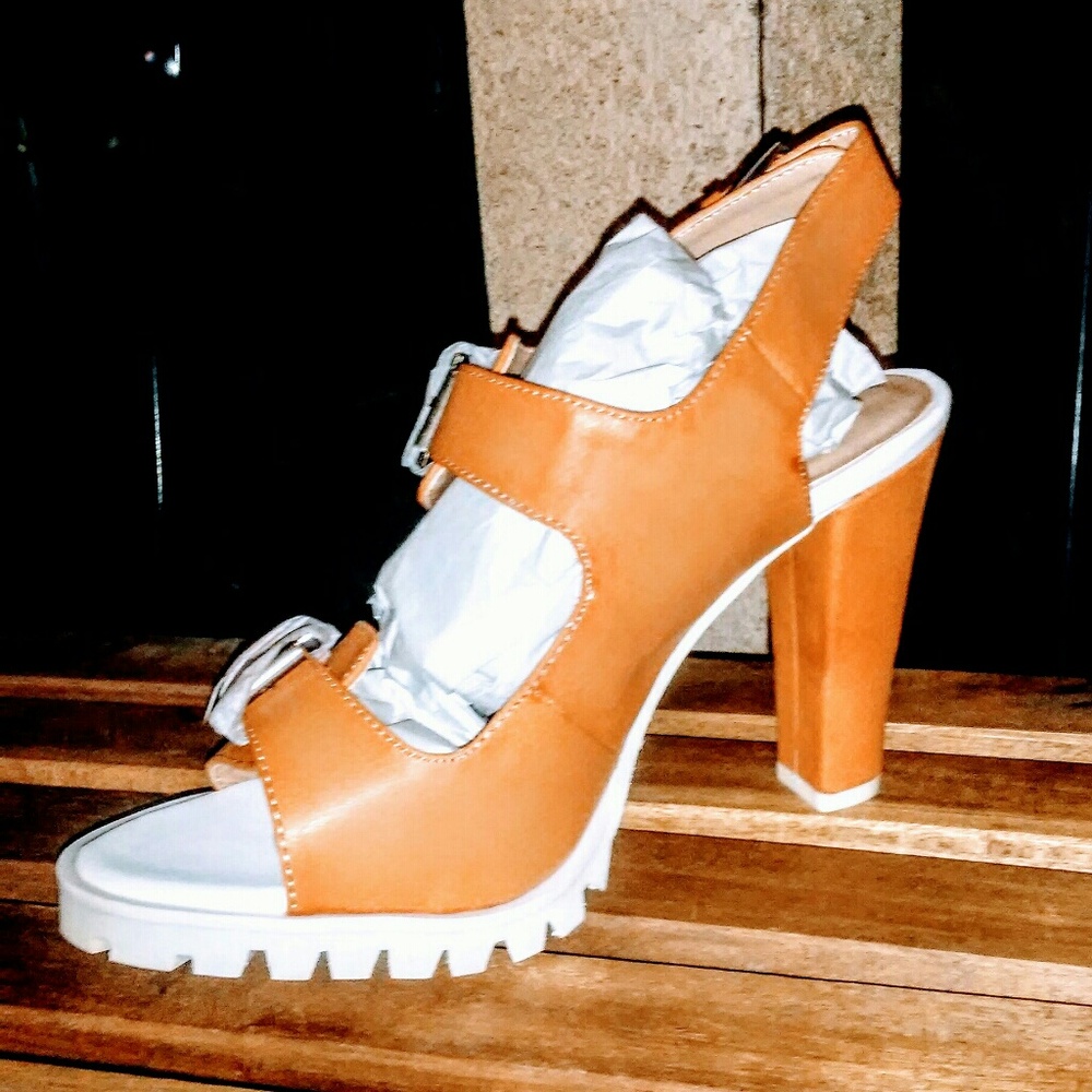 Shoes - Picture 2 of 3